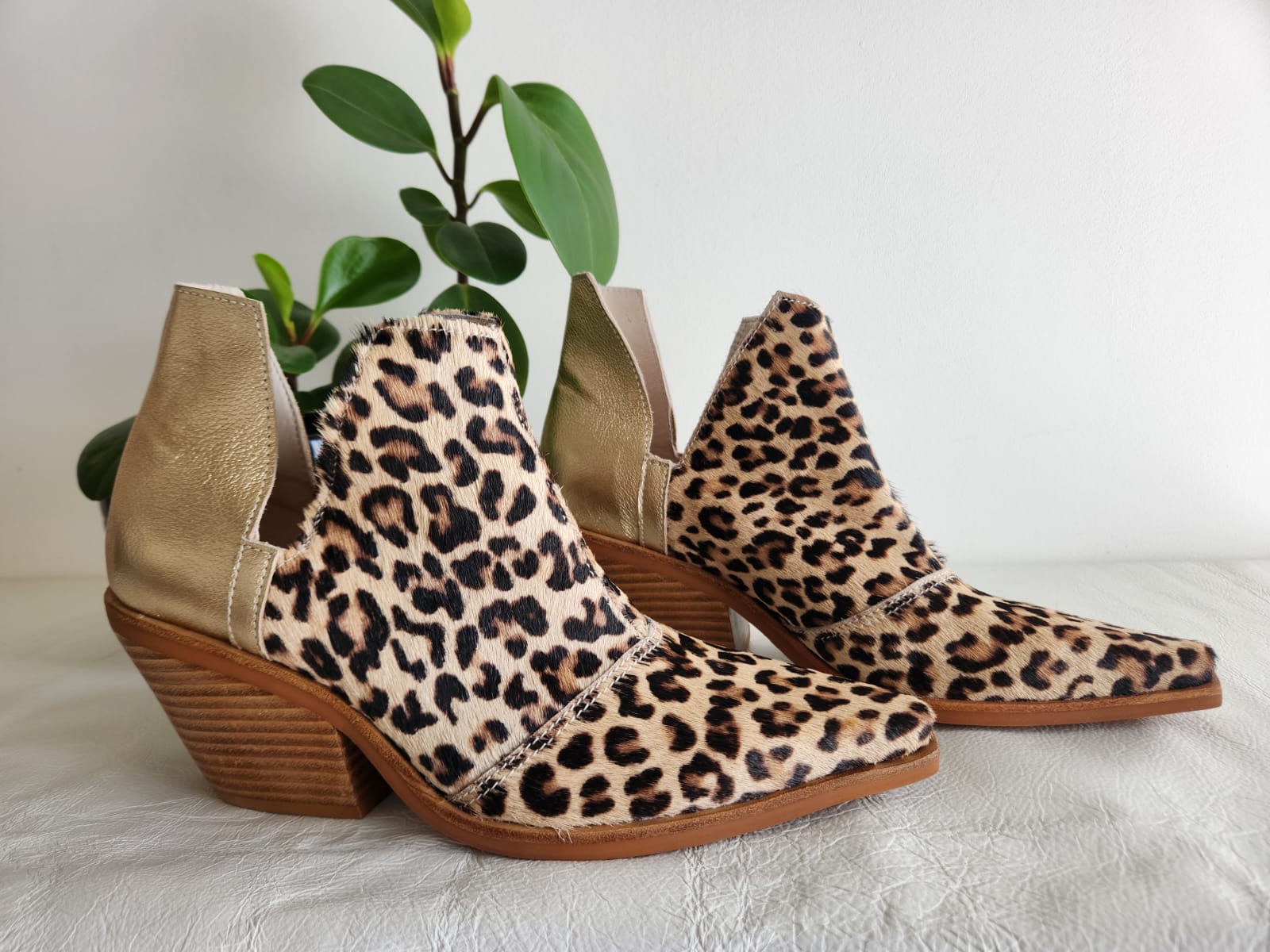 BOTA CORTA PRINT/DORADO